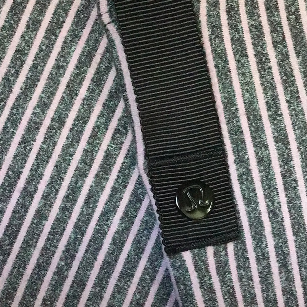 Lululemon. Vinyasa Scarf. Hyper Stripe Mauvelous. - Picture 6 of 7